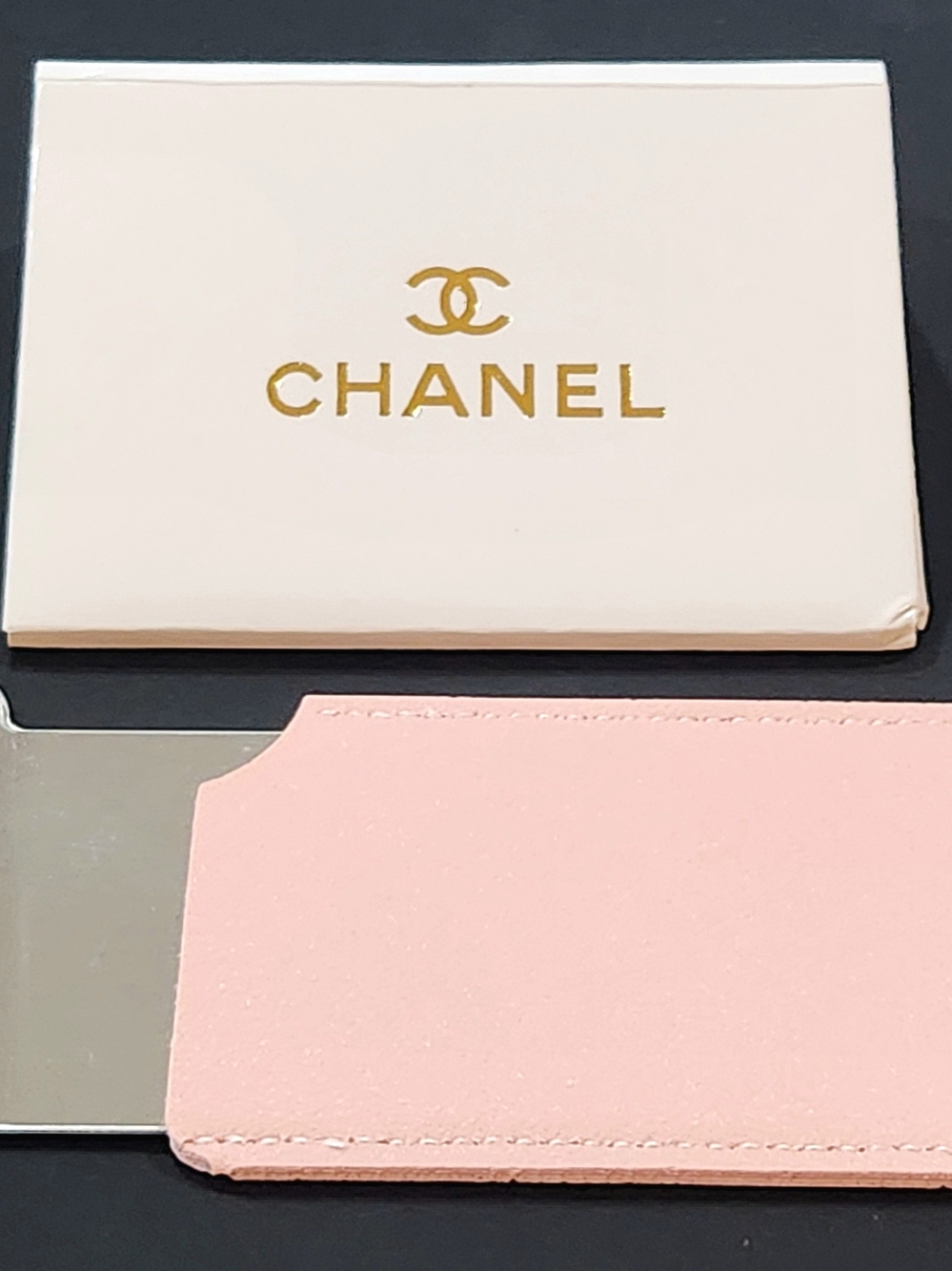 CHANEL Light Pink Embossed Leather Card Holder And Mirror - Picture 2 of 4